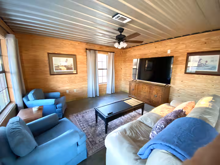 ecc92738-badd-4005-9559-97fe88d31724